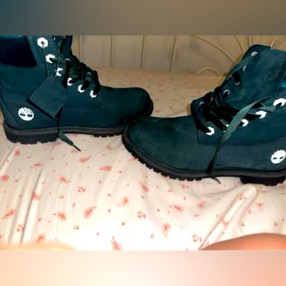 Green suede timberland boots